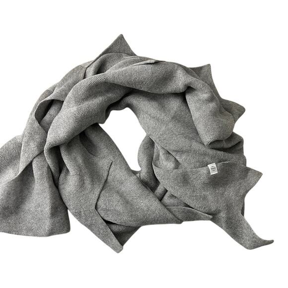 MAKWA Gray Knit Scarf Lagenlook Triangle Edges - Picture 1 of 6